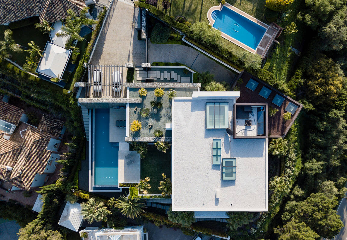 Villa de luxe moderne avec vue panoramique sur la mer à El Herrojo Alto