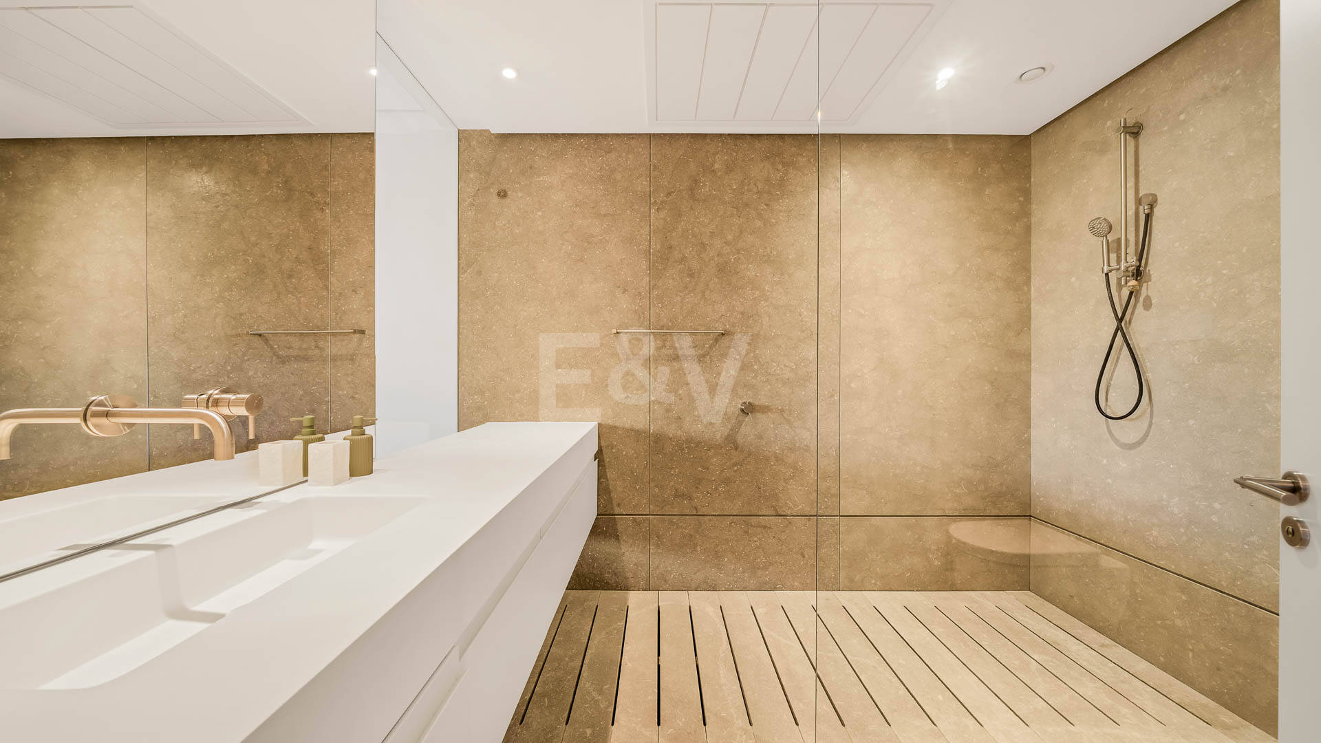 Villa de luxe moderne avec vue panoramique sur la mer à El Herrojo Alto