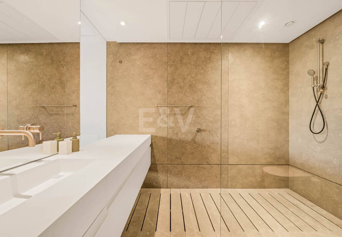 Villa de luxe moderne avec vue panoramique sur la mer à El Herrojo Alto