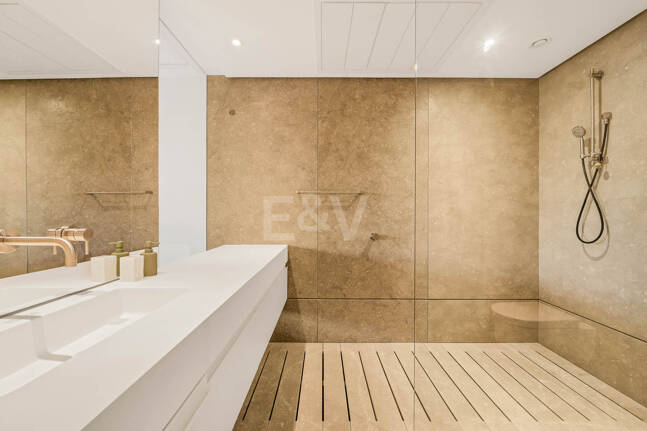 Villa de luxe moderne avec vue panoramique sur la mer à El Herrojo Alto