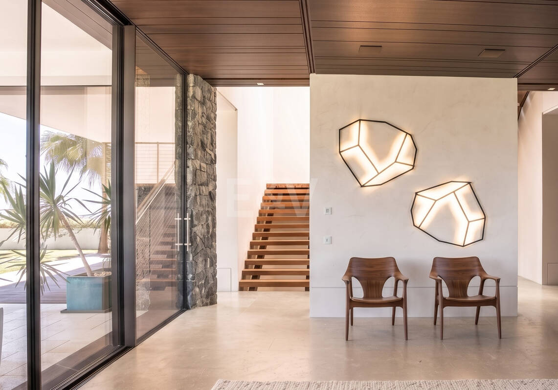 Modern Luxury Villa with Panoramic Sea Views in El Herrojo Alto