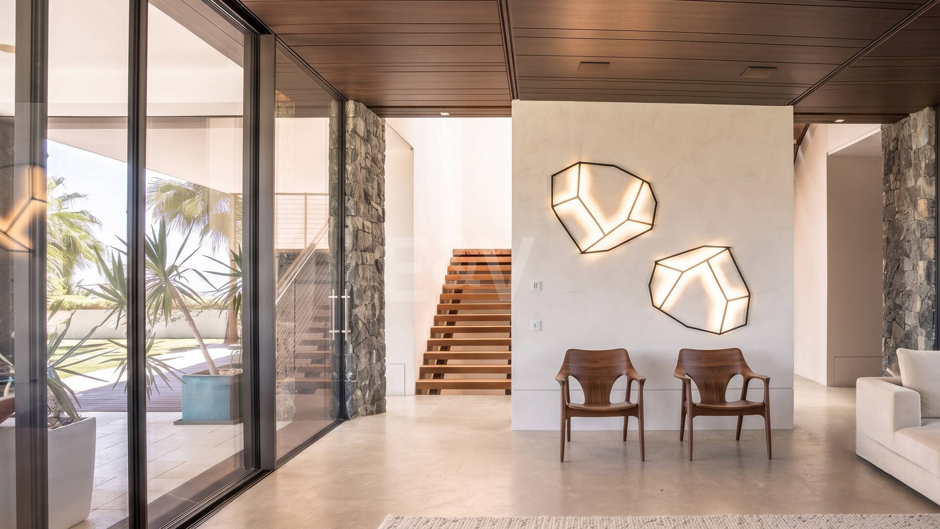 Modern Luxury Villa with Panoramic Sea Views in El Herrojo Alto