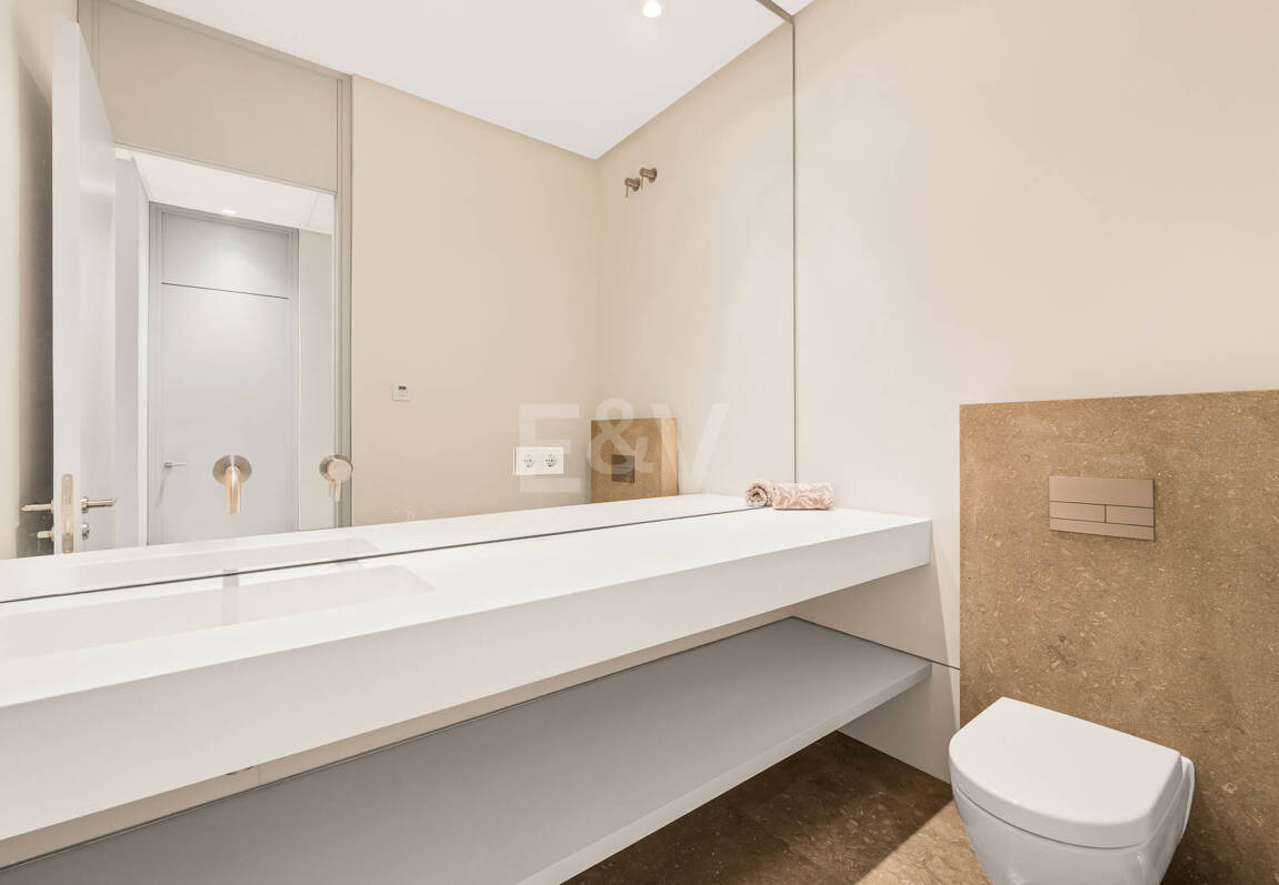 Villa de luxe moderne avec vue panoramique sur la mer à El Herrojo Alto