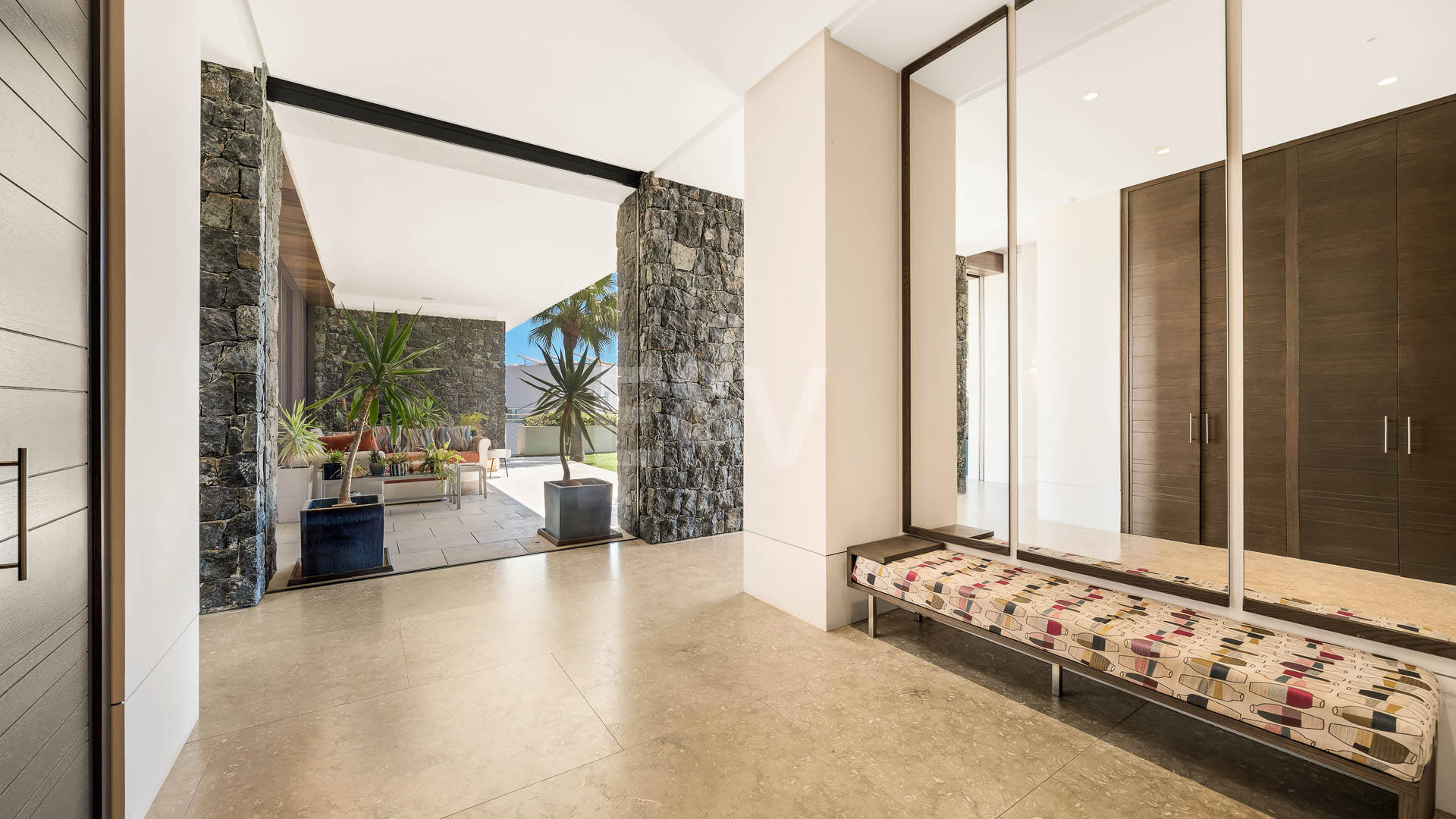 Villa de luxe moderne avec vue panoramique sur la mer à El Herrojo Alto