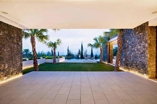 Villa de luxe moderne avec vue panoramique sur la mer à El Herrojo Alto