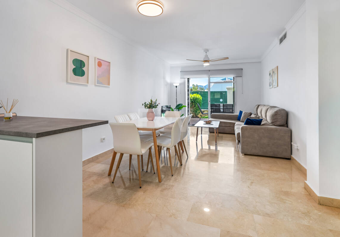 Appartement rez de chaussée à louer en Nueva Andalucia, Marbella (Toutes les zones)
