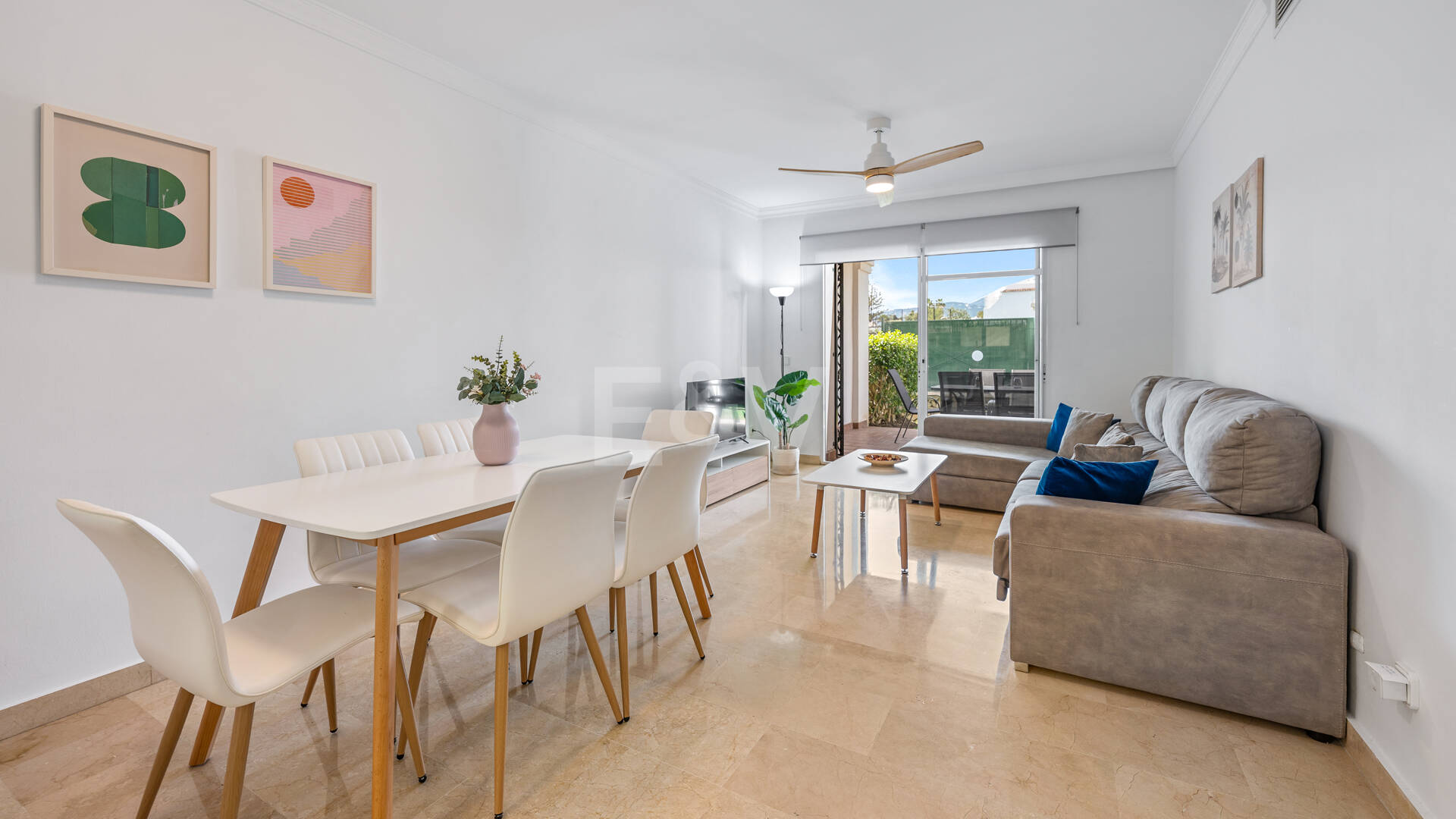 Vivir en el Jardín en Aloha Gardens, Nueva Andalucía, Marbella – Luminoso apartamento en planta baja de 2 dormitorios a poca distancia de Puerto Banús | Alquileres de media y larga estancia