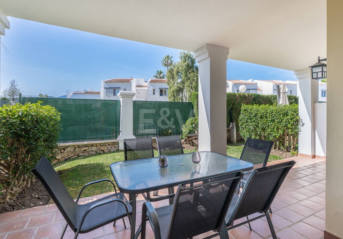 Appartement rez de chaussée à louer en Nueva Andalucia, Marbella (Toutes les zones)