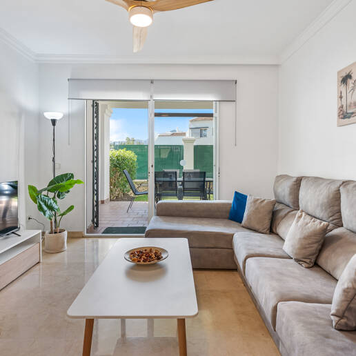 Vivir en el Jardín en Aloha Gardens, Nueva Andalucía, Marbella – Luminoso apartamento en planta baja de 2 dormitorios a poca distancia de Puerto Banús | Alquileres de media y larga estancia