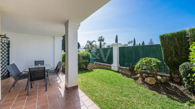 Garden Living in Aloha Gardens,Nueva Andalucia Marbella – Bright 2-Bedroom Ground Floor Apartment Walking Distance to Puerto Banús | Mid & Long-Term Rentals
