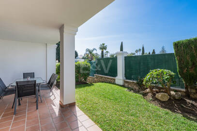 Vivir en el Jardín en Aloha Gardens, Nueva Andalucía, Marbella – Luminoso apartamento en planta baja de 2 dormitorios a poca distancia de Puerto Banús | Alquileres de media y larga estancia