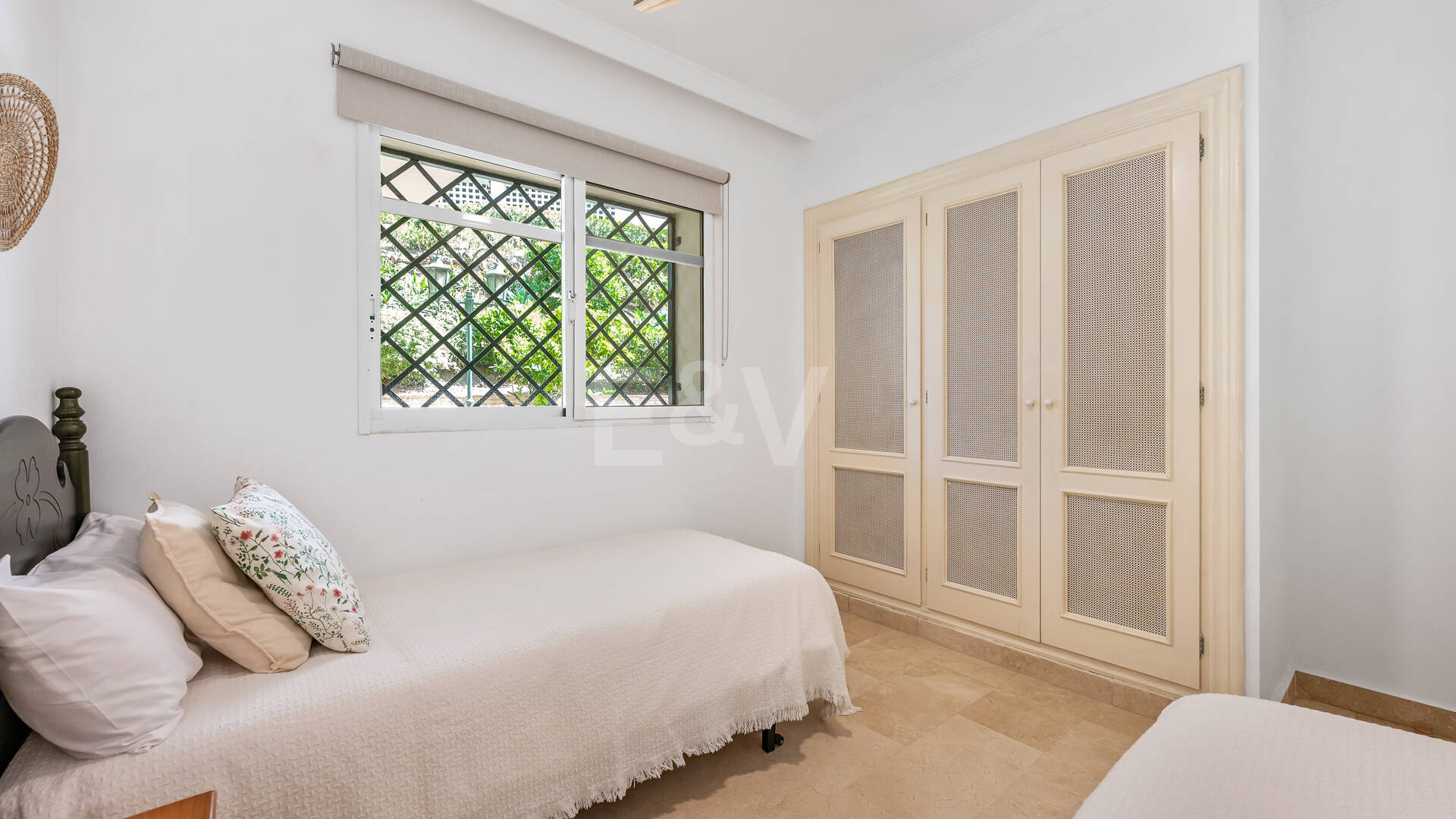 Vivir en el Jardín en Aloha Gardens, Nueva Andalucía, Marbella – Luminoso apartamento en planta baja de 2 dormitorios a poca distancia de Puerto Banús | Alquileres de media y larga estancia