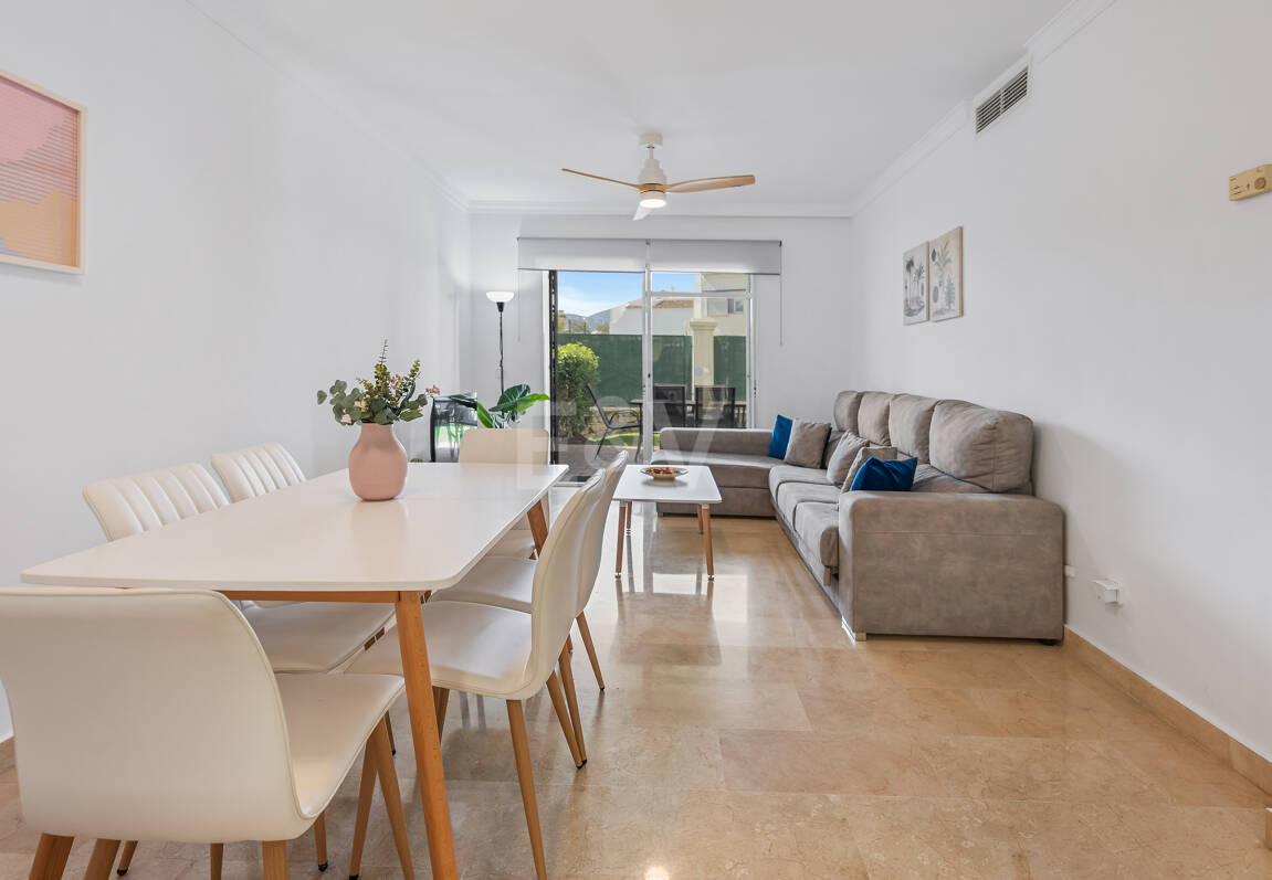Vivir en el Jardín en Aloha Gardens, Nueva Andalucía, Marbella – Luminoso apartamento en planta baja de 2 dormitorios a poca distancia de Puerto Banús | Alquileres de media y larga estancia