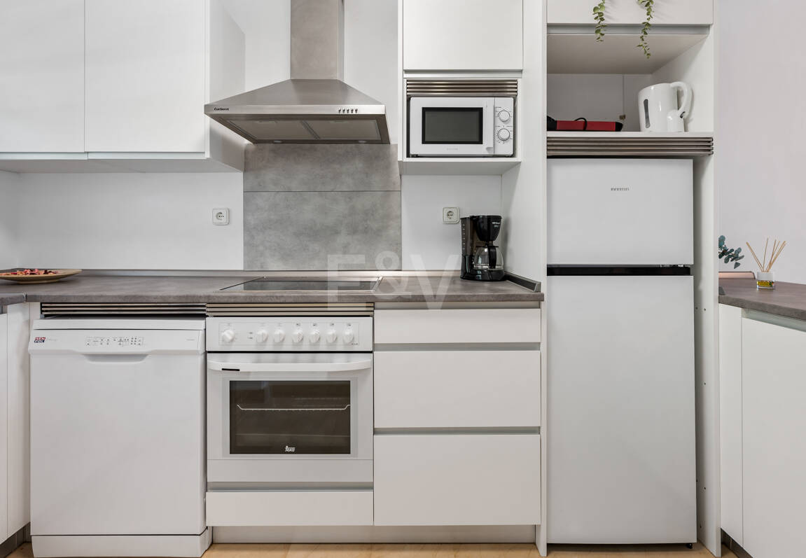 Vivir en el Jardín en Aloha Gardens, Nueva Andalucía, Marbella – Luminoso apartamento en planta baja de 2 dormitorios a poca distancia de Puerto Banús | Alquileres de media y larga estancia