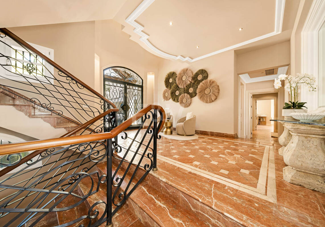 Immaculate Classical Estate in Marbella Hill Club II with the Finest Panoramic Views in Marbella
