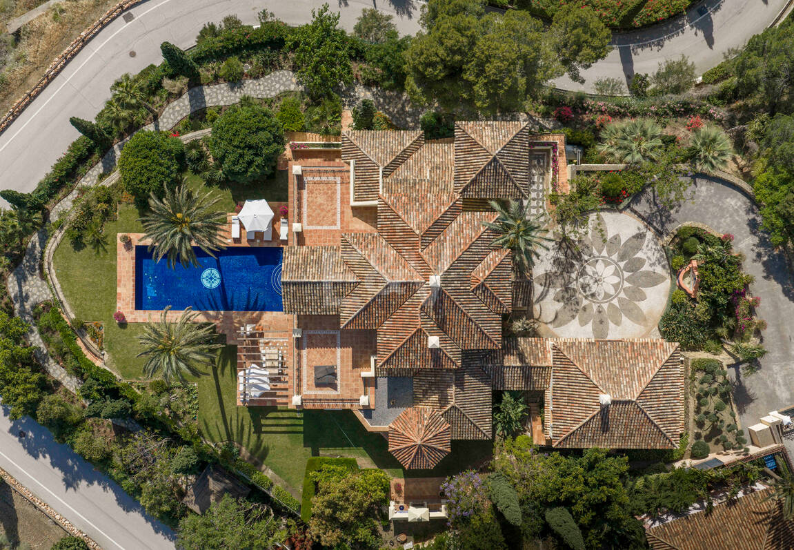 Immaculate Classical Estate in Marbella Hill Club II with the Finest Panoramic Views in Marbella