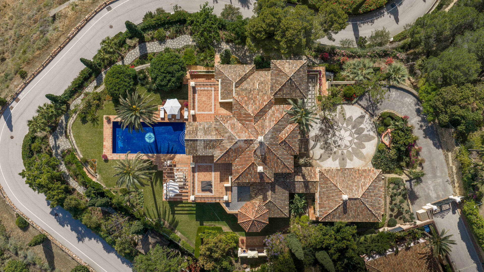 Immaculate Classical Estate in Marbella Hill Club II with the Finest Panoramic Views in Marbella