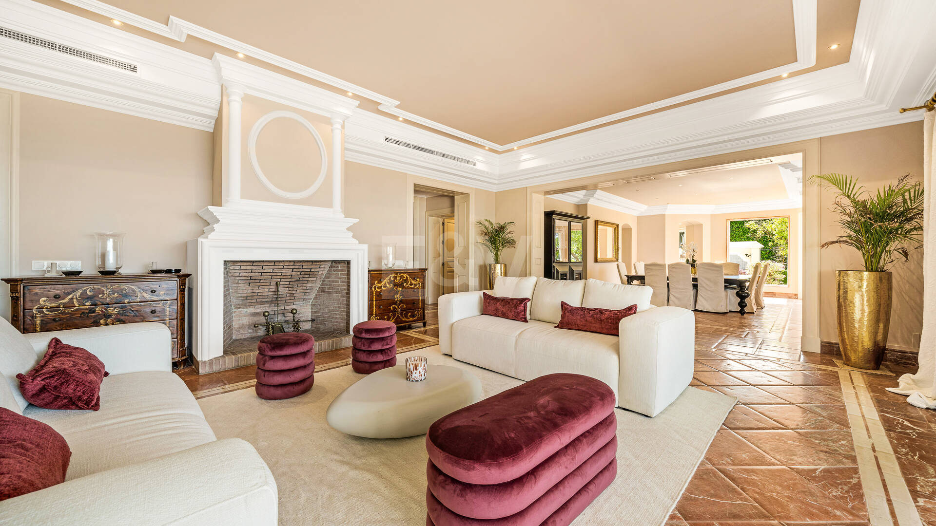 Immaculate Classical Estate in Marbella Hill Club II with the Finest Panoramic Views in Marbella