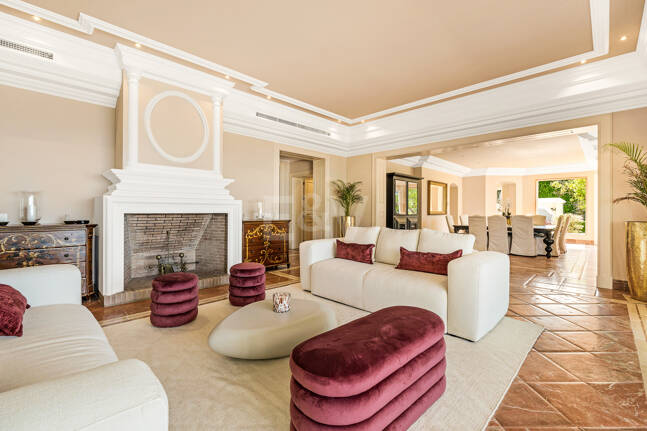 Immaculate Classical Estate in Marbella Hill Club II with the Finest Panoramic Views in Marbella