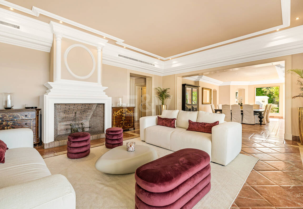 Immaculate Classical Estate in Marbella Hill Club II with the Finest Panoramic Views in Marbella