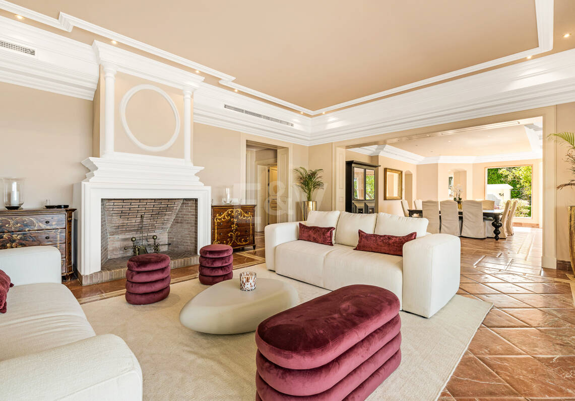Immaculate Classical Estate in Marbella Hill Club II with the Finest Panoramic Views in Marbella