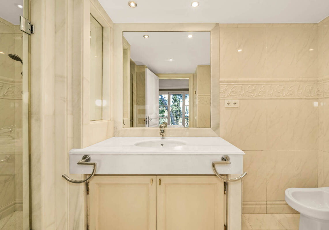 Immaculate Classical Estate in Marbella Hill Club II with the Finest Panoramic Views in Marbella