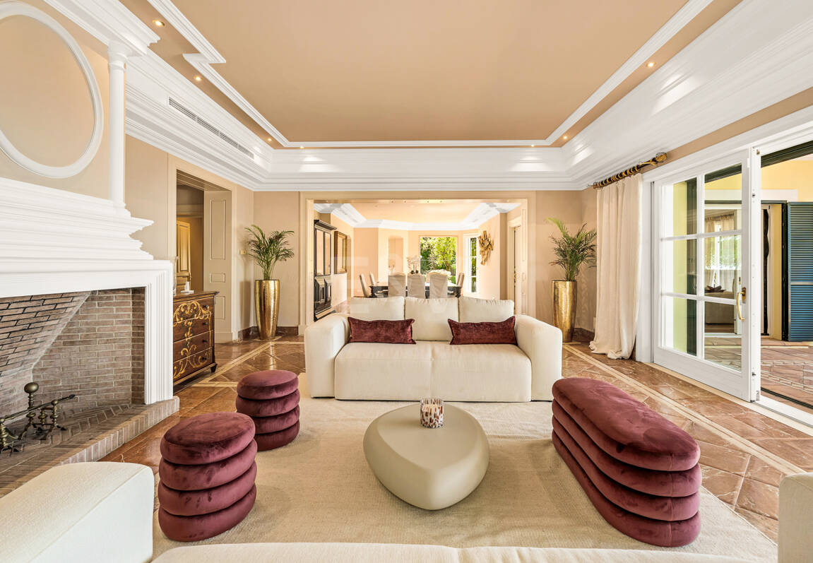 Immaculate Classical Estate in Marbella Hill Club II with the Finest Panoramic Views in Marbella
