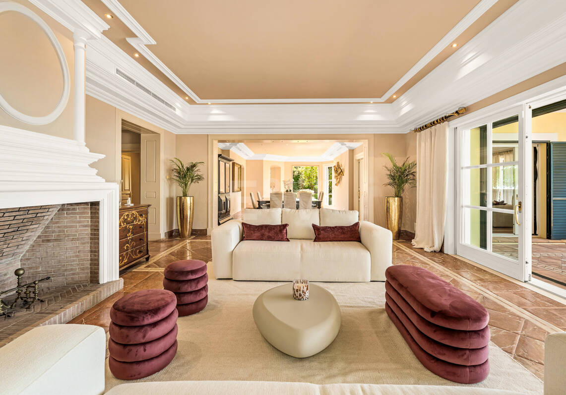 Immaculate Classical Estate in Marbella Hill Club II with the Finest Panoramic Views in Marbella