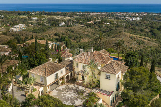 Immaculate Classical Estate in Marbella Hill Club II with the Finest Panoramic Views in Marbella