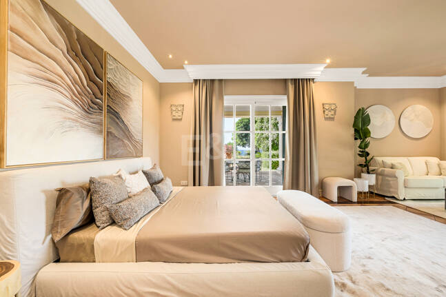 Immaculate Classical Estate in Marbella Hill Club II with the Finest Panoramic Views in Marbella