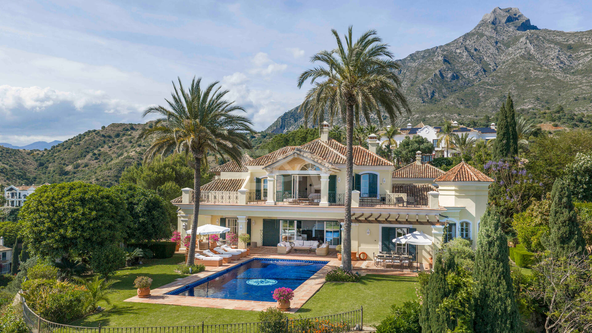 Immaculate Classical Estate in Marbella Hill Club II with the Finest Panoramic Views in Marbella