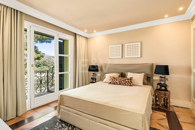 Immaculate Classical Estate in Marbella Hill Club II with the Finest Panoramic Views in Marbella