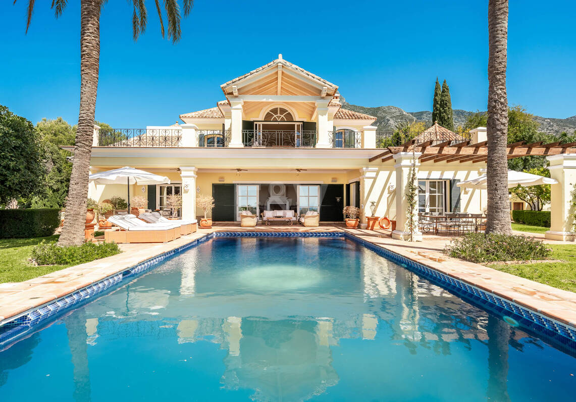 Immaculate Classical Estate in Marbella Hill Club II with the Finest Panoramic Views in Marbella