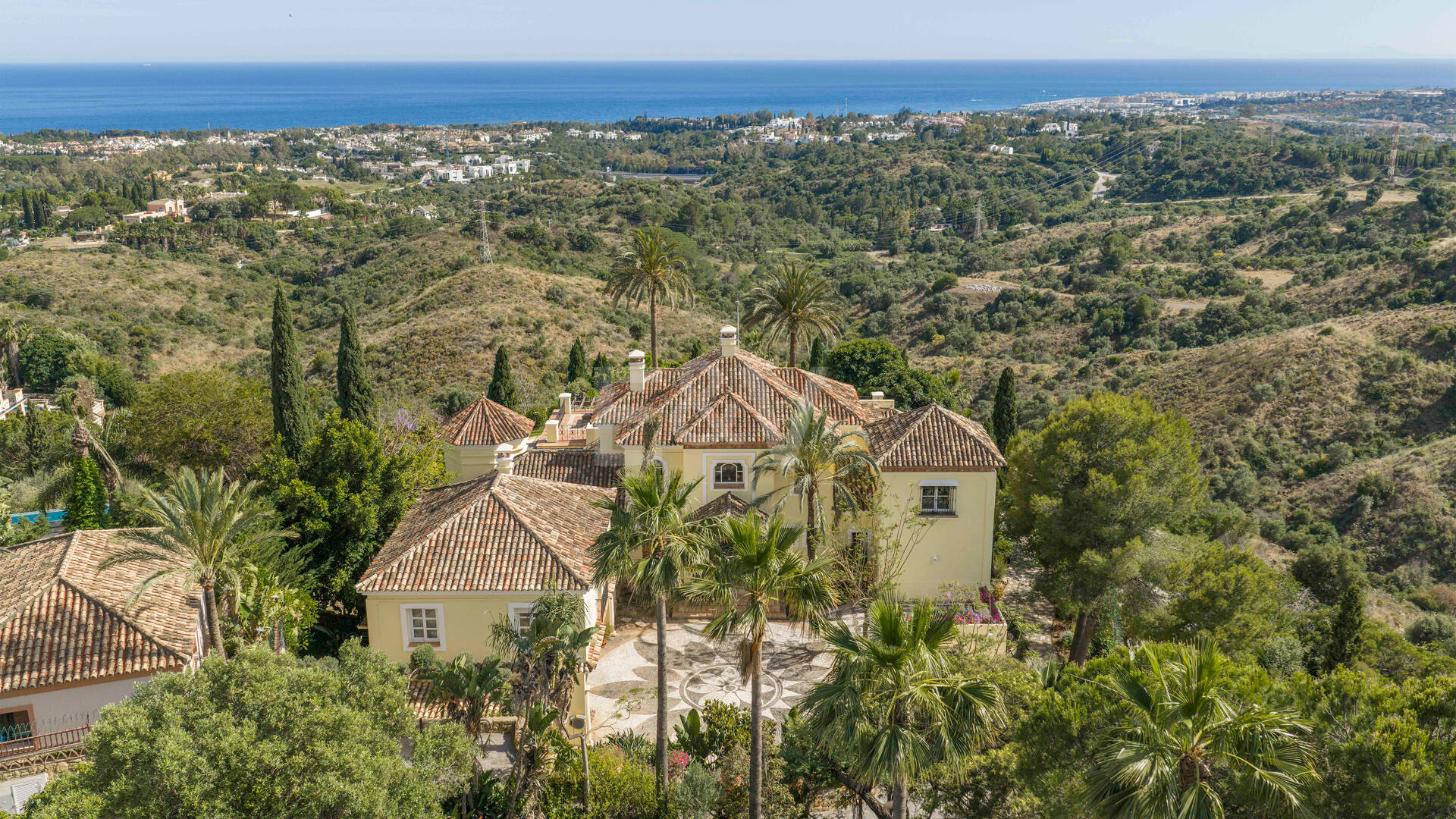 Immaculate Classical Estate in Marbella Hill Club II with the Finest Panoramic Views in Marbella
