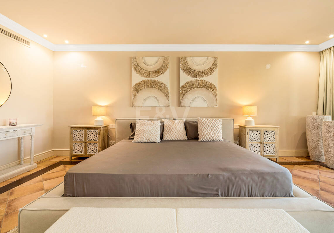 Immaculate Classical Estate in Marbella Hill Club II with the Finest Panoramic Views in Marbella