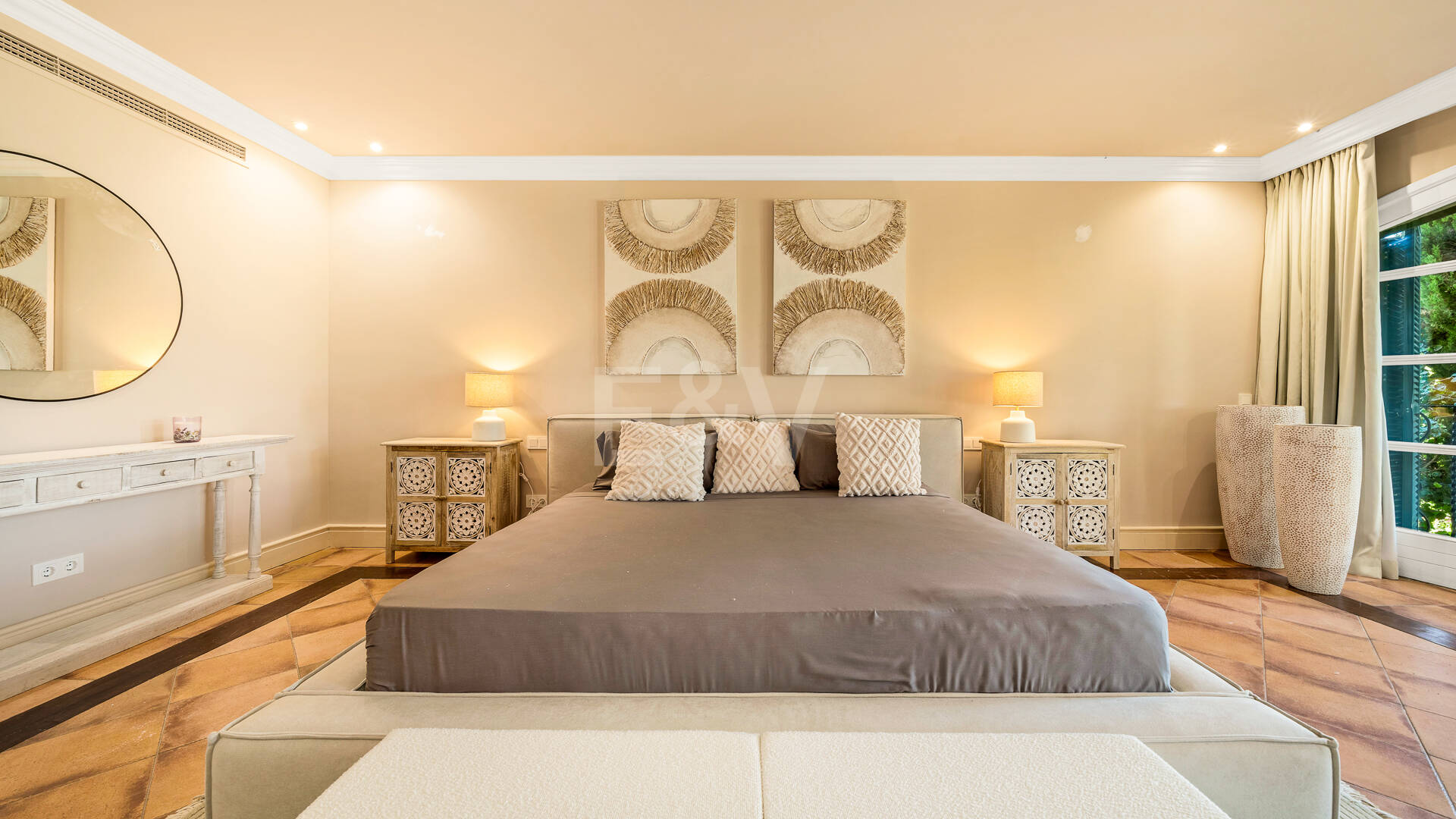 Immaculate Classical Estate in Marbella Hill Club II with the Finest Panoramic Views in Marbella