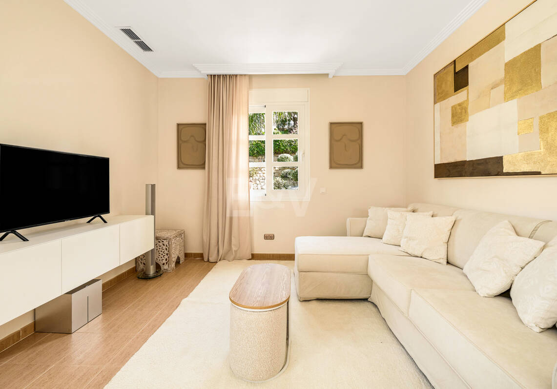 Immaculate Classical Estate in Marbella Hill Club II with the Finest Panoramic Views in Marbella