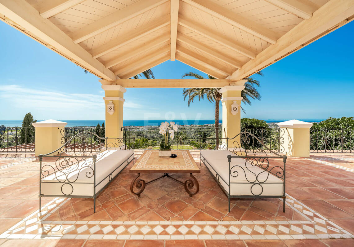 Immaculate Classical Estate in Marbella Hill Club II with the Finest Panoramic Views in Marbella