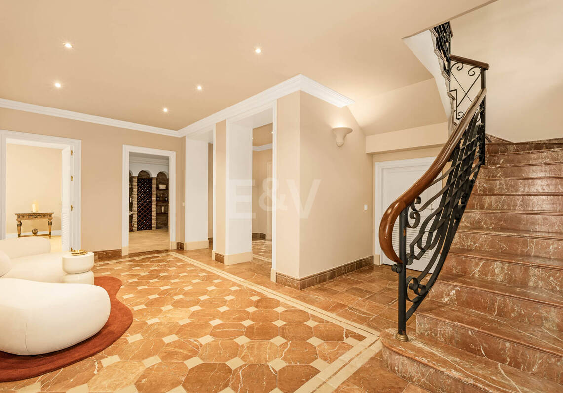 Immaculate Classical Estate in Marbella Hill Club II with the Finest Panoramic Views in Marbella
