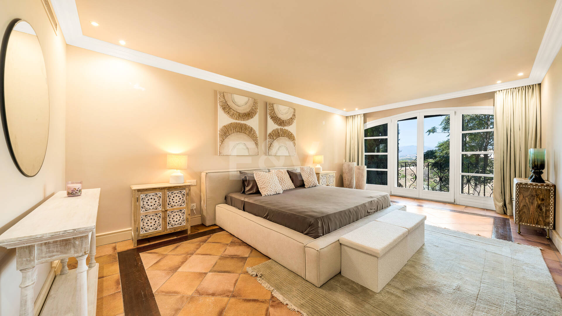 Immaculate Classical Estate in Marbella Hill Club II with the Finest Panoramic Views in Marbella