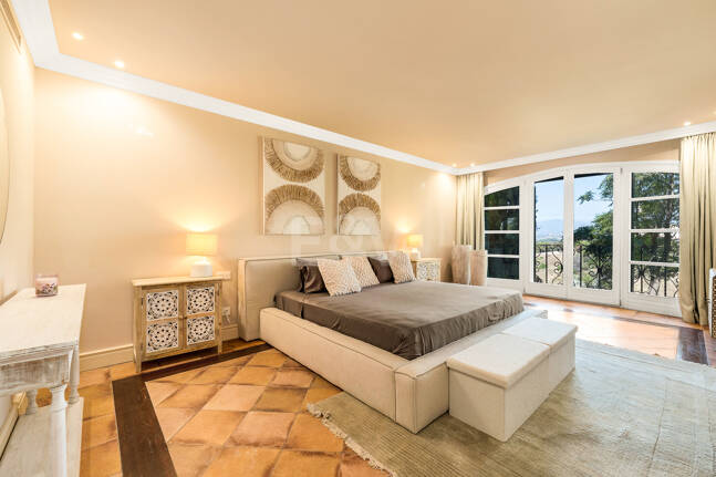 Immaculate Classical Estate in Marbella Hill Club II with the Finest Panoramic Views in Marbella