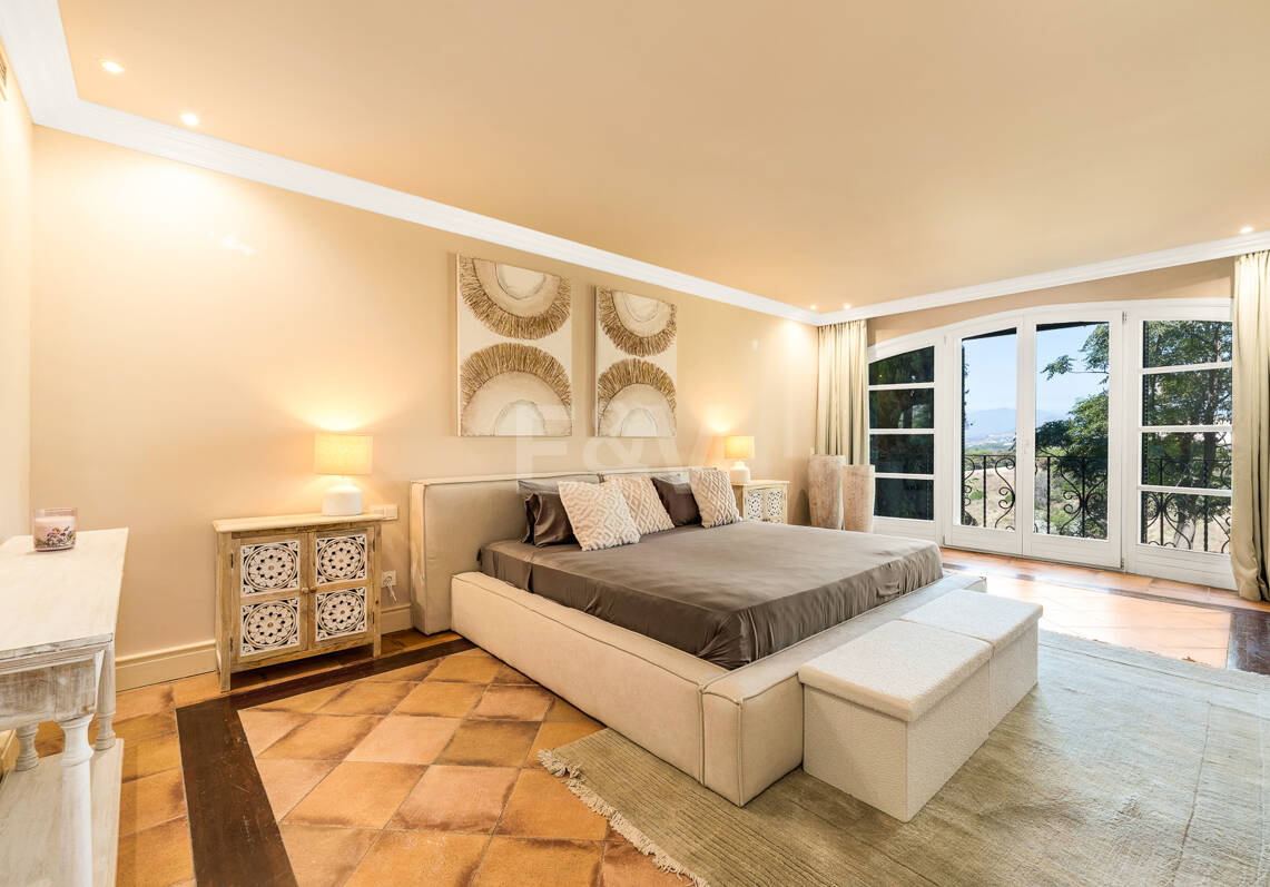 Immaculate Classical Estate in Marbella Hill Club II with the Finest Panoramic Views in Marbella