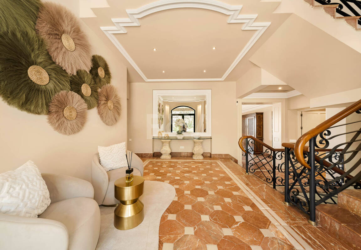 Makelloses klassisches Anwesen in Marbella Hill Club II mit den schönsten Panoramablicken Marbellas