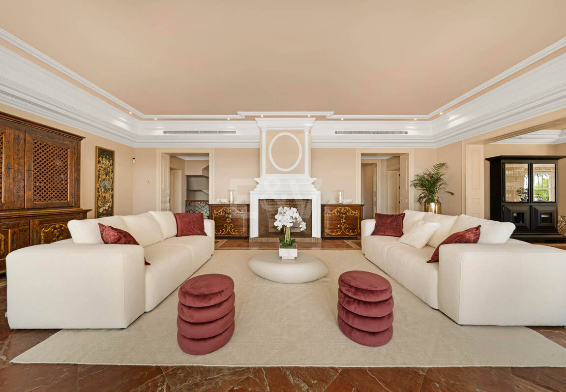 Makelloses klassisches Anwesen in Marbella Hill Club II mit den schönsten Panoramablicken Marbellas