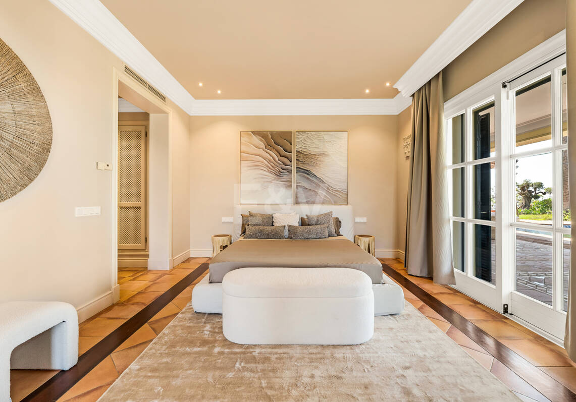 Immaculate Classical Estate in Marbella Hill Club II with the Finest Panoramic Views in Marbella