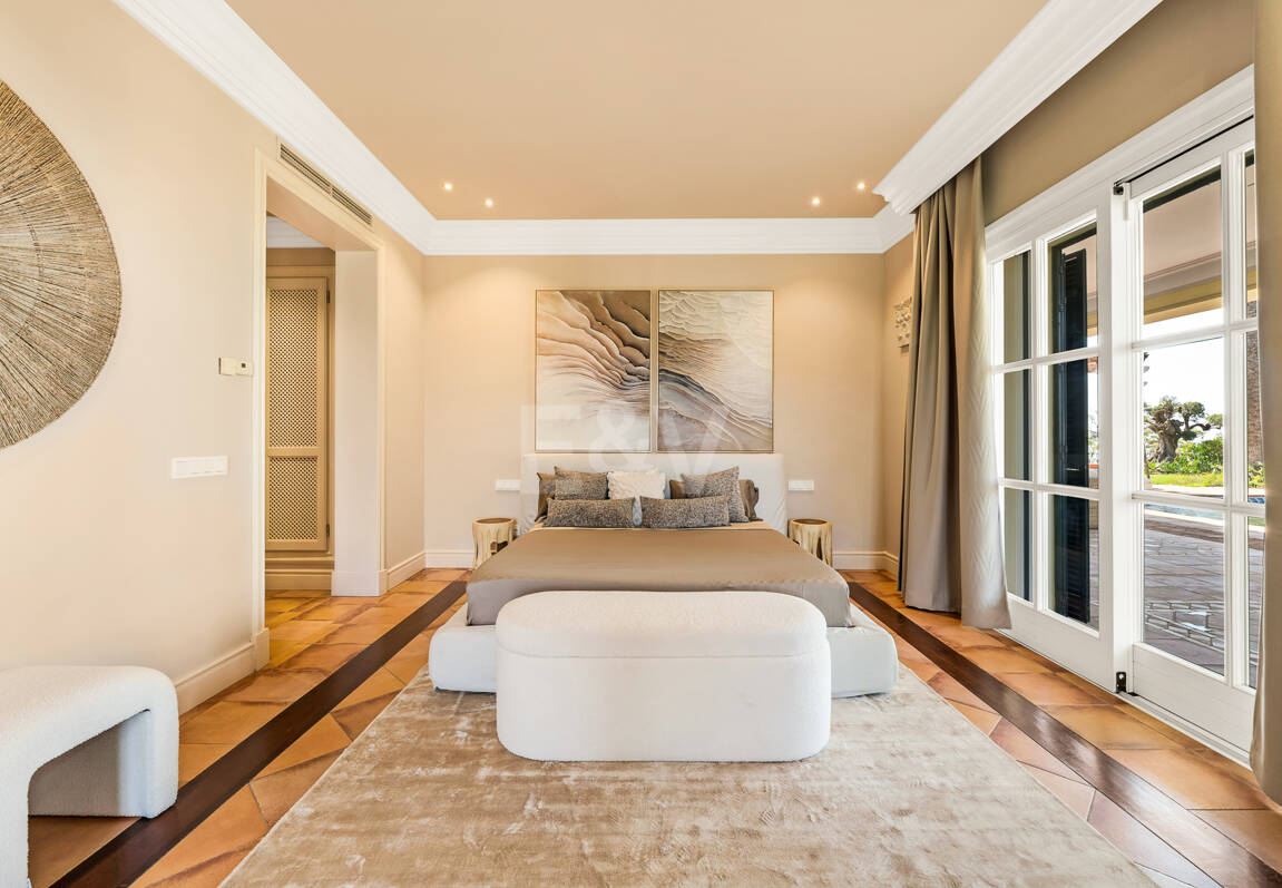 Immaculate Classical Estate in Marbella Hill Club II with the Finest Panoramic Views in Marbella