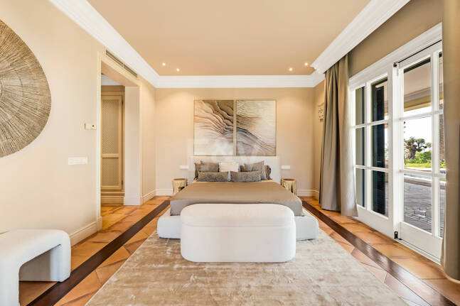 Immaculate Classical Estate in Marbella Hill Club II with the Finest Panoramic Views in Marbella