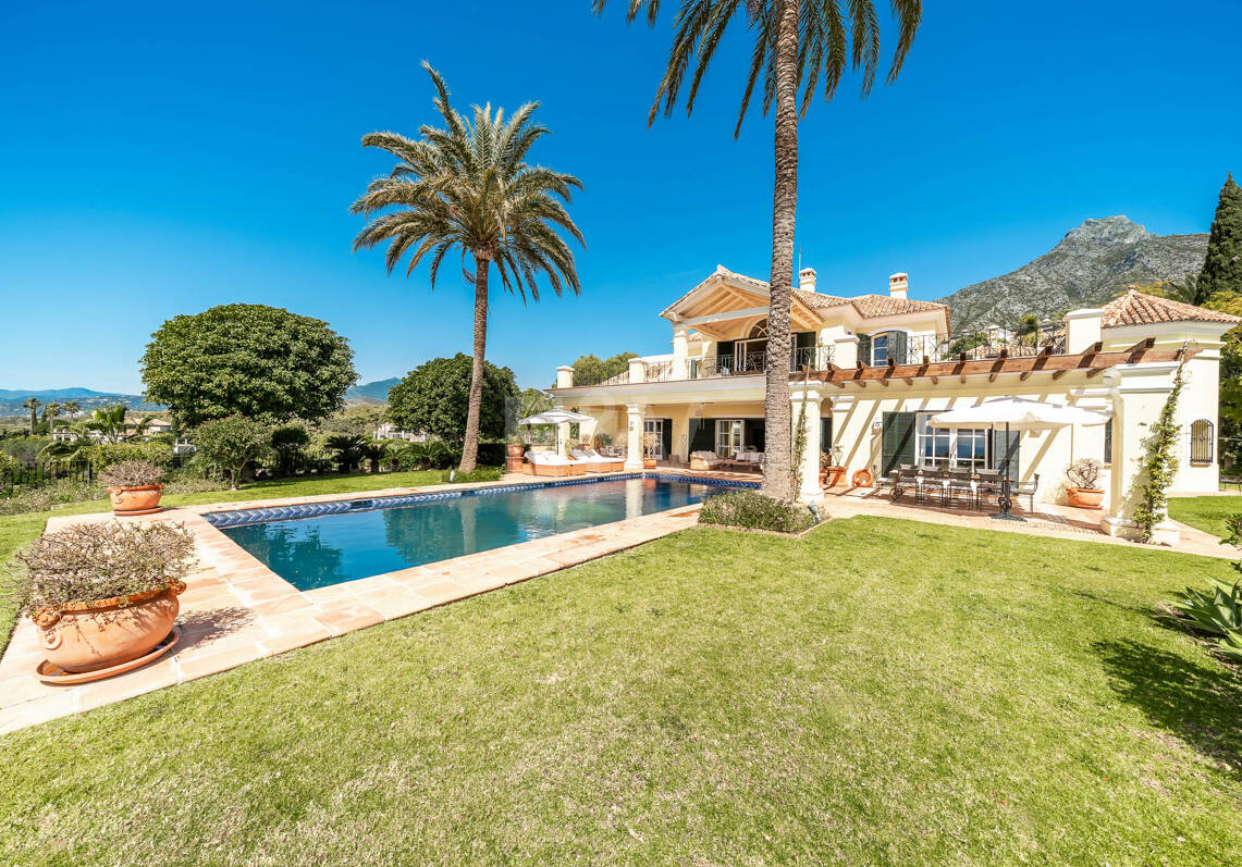 Immaculate Classical Estate in Marbella Hill Club II with the Finest Panoramic Views in Marbella