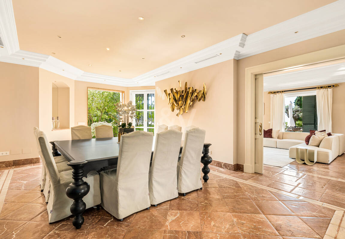 Immaculate Classical Estate in Marbella Hill Club II with the Finest Panoramic Views in Marbella