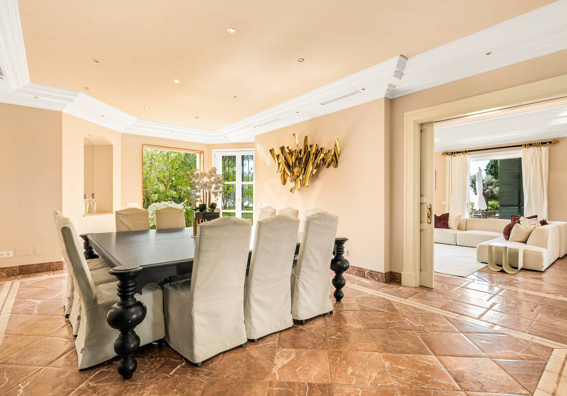 Immaculate Classical Estate in Marbella Hill Club II with the Finest Panoramic Views in Marbella
